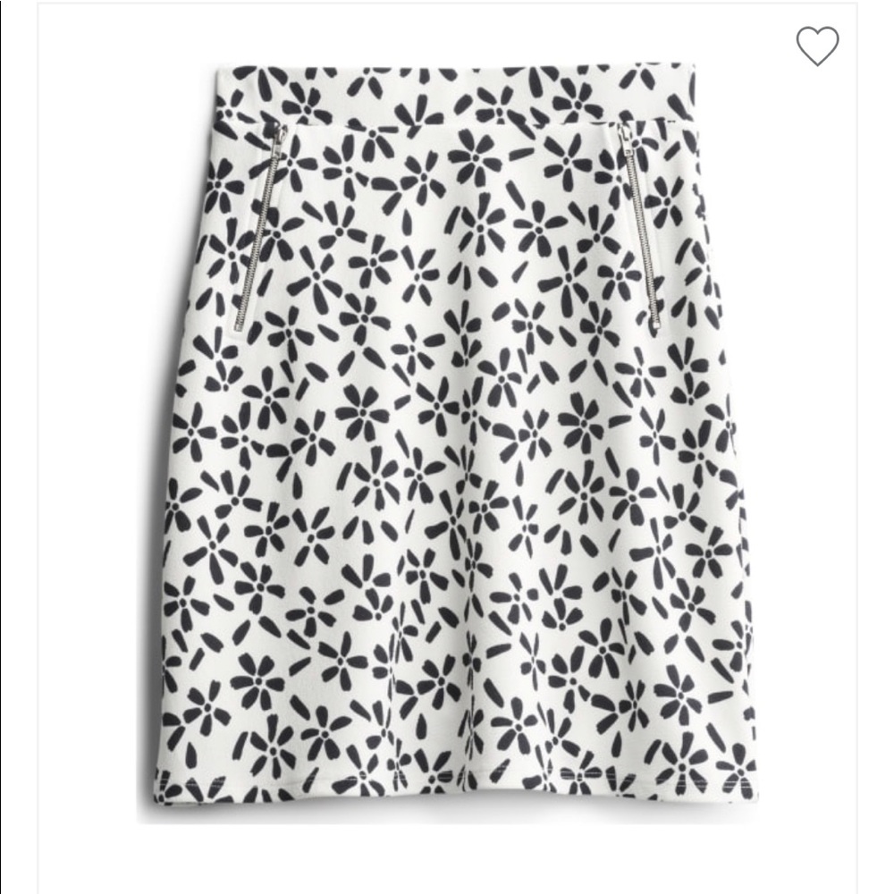 LE LIS - Maura Zip Pocket Detail Skirt